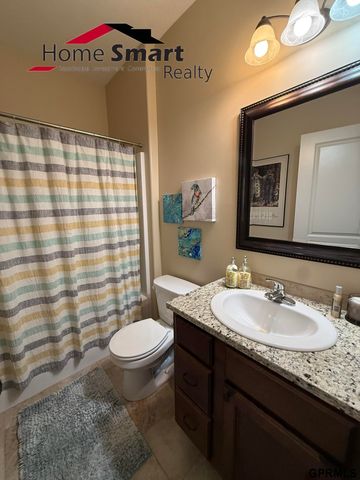 5017 Beckys Way, Lincoln, NE 68514