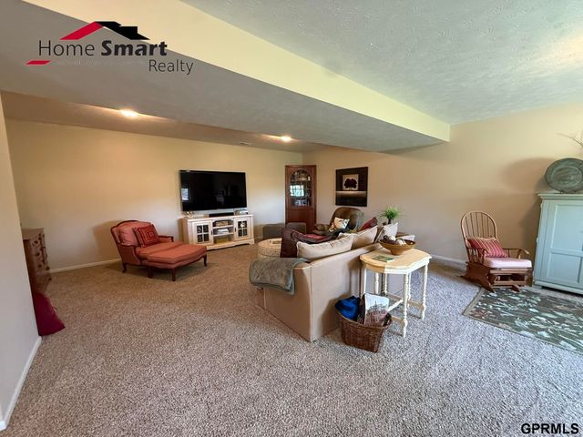 5017 Beckys Way, Lincoln, NE 68514