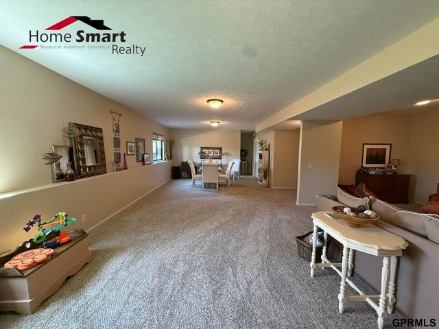 5017 Beckys Way, Lincoln, NE 68514