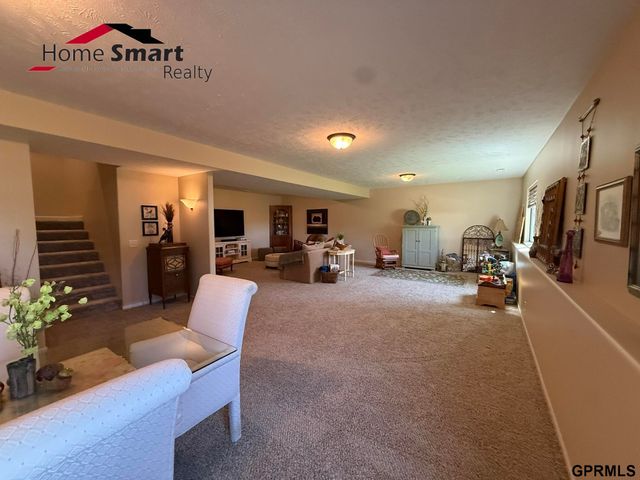 5017 Beckys Way, Lincoln, NE 68514