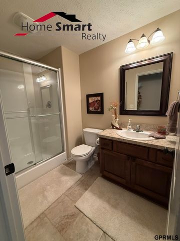 5017 Beckys Way, Lincoln, NE 68514