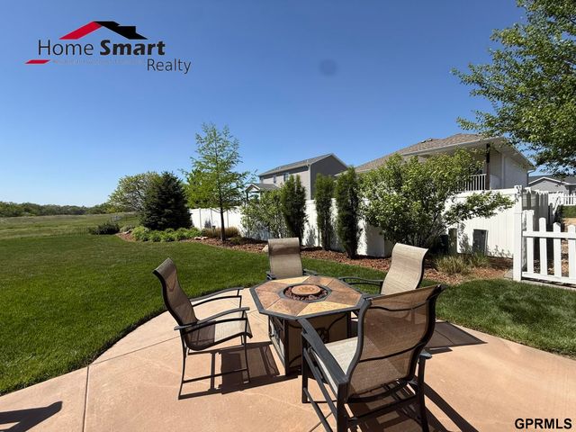 5017 Beckys Way, Lincoln, NE 68514