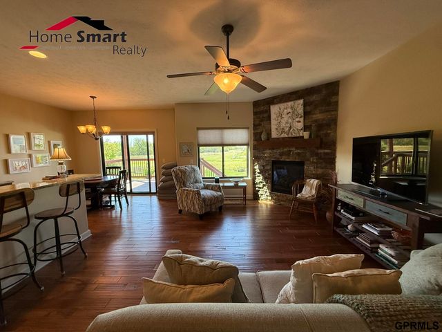 5017 Beckys Way, Lincoln, NE 68514
