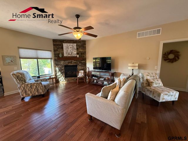 5017 Beckys Way, Lincoln, NE 68514