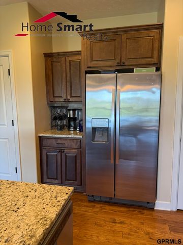 5017 Beckys Way, Lincoln, NE 68514