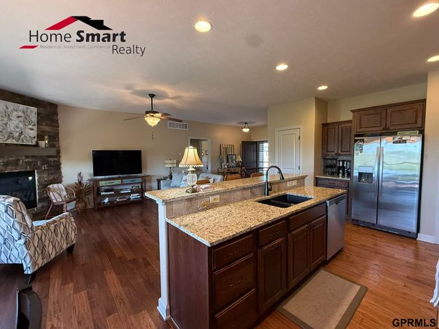 5017 Beckys Way, Lincoln, NE 68514