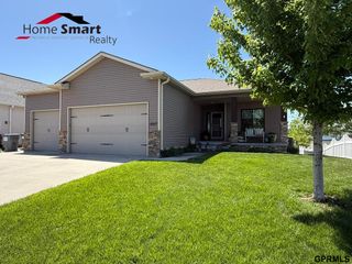 5017 Beckys Way, Lincoln, NE 68514