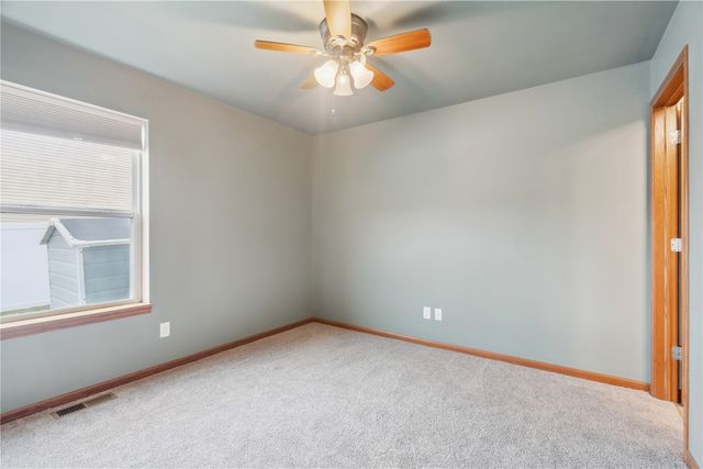 6509 Ohio Street SW, Cedar Rapids, IA 52404