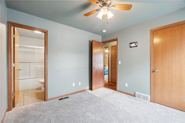 6509 Ohio Street SW, Cedar Rapids, IA 52404