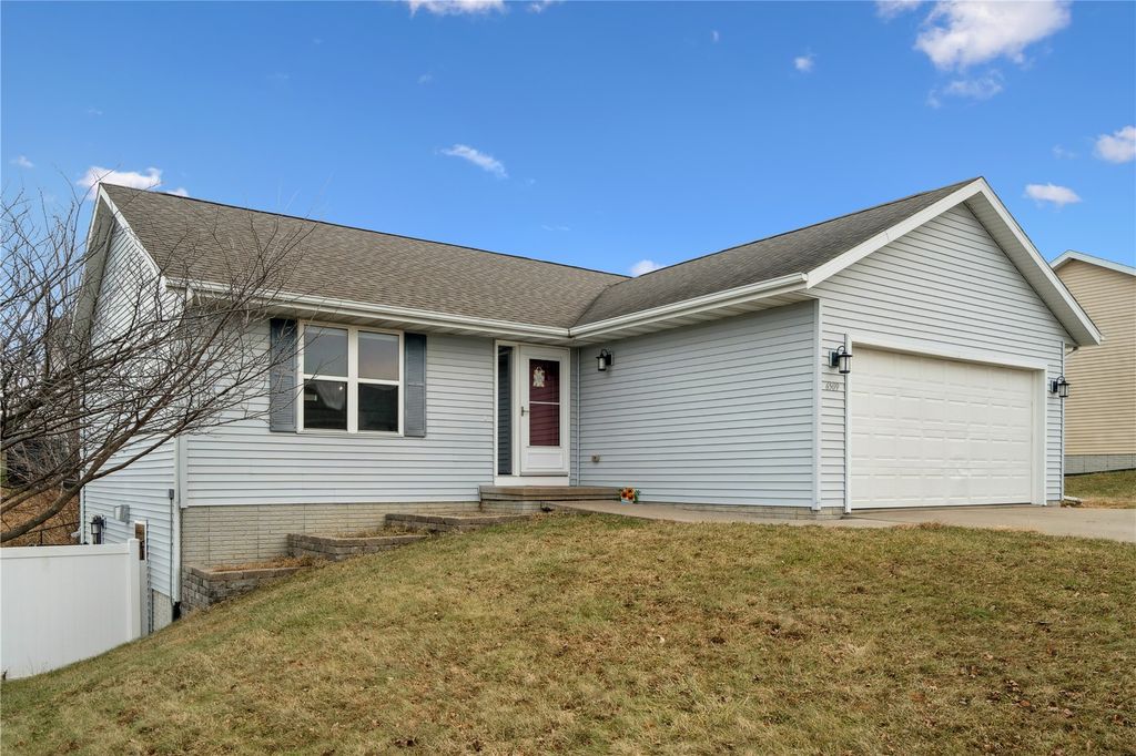 6509 Ohio Street SW, Cedar Rapids, IA 52404