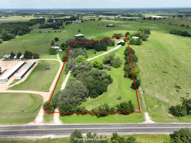 810 Highway 237, Burton, TX 77835