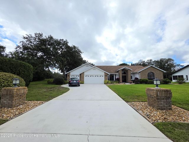 9446 Ashley Drive, Weeki Wachee, FL 34613