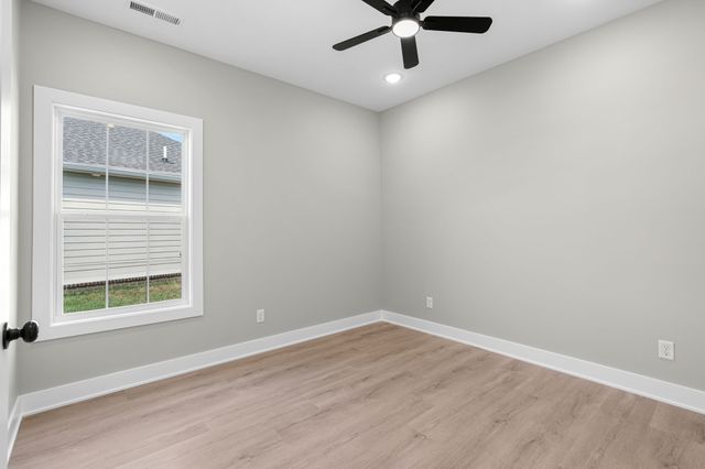 2515 Topeka Rd, Bowling Green, KY 42103