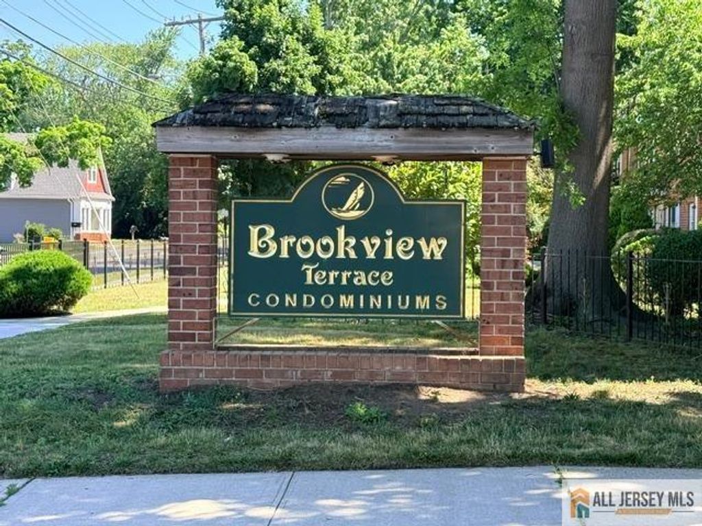 289 Main Street 4E, Spotswood, NJ 08884