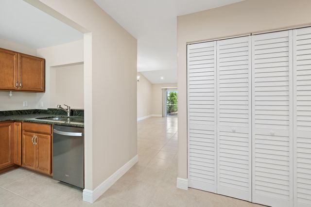 174 Pinewood Court, Jupiter, FL 33458