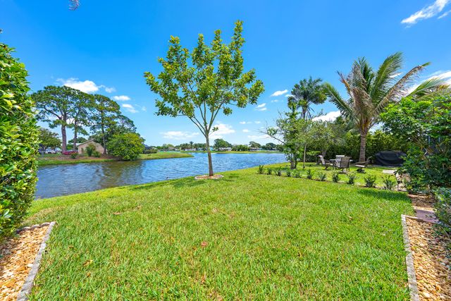 174 Pinewood Court, Jupiter, FL 33458