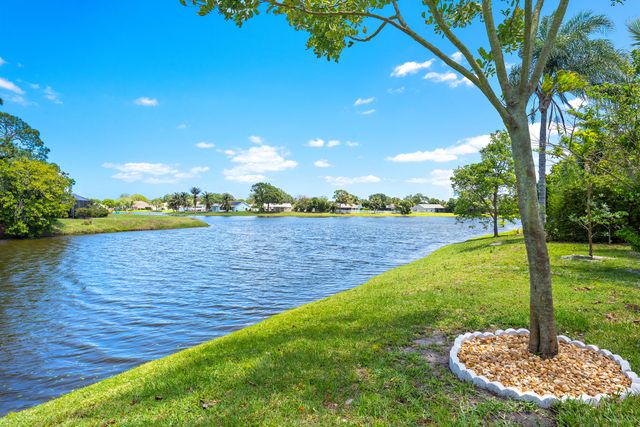 174 Pinewood Court, Jupiter, FL 33458