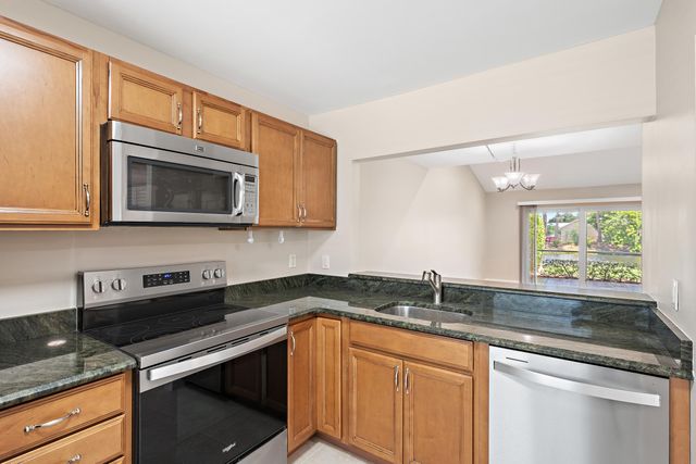 174 Pinewood Court, Jupiter, FL 33458