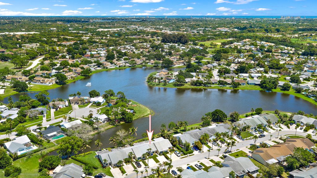 174 Pinewood Court, Jupiter, FL 33458