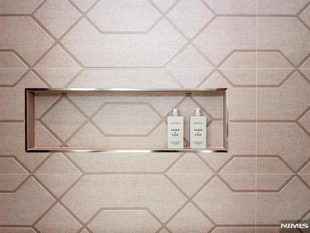 16-18 Paris Avenue 1, Rockleigh, NJ 07647