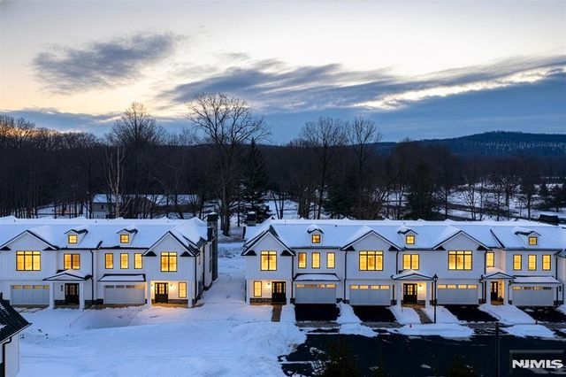 16-18 Paris Avenue 1, Rockleigh, NJ 07647