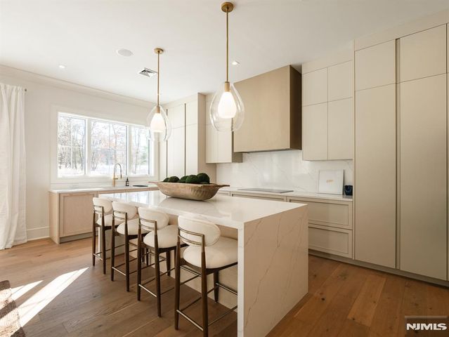 16-18 Paris Avenue 1, Rockleigh, NJ 07647