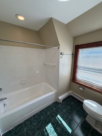 24 Orchard Ave 1, Waltham, MA 02452