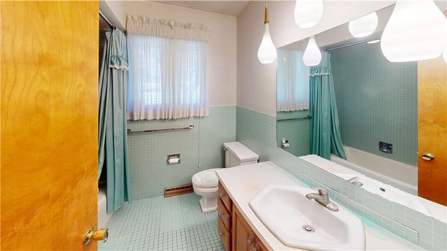 200 Cherokee Dr, Center Twp, PA 16001