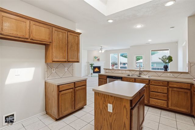 6361 Redeagle Creek Drive, Fort Worth, TX 76179