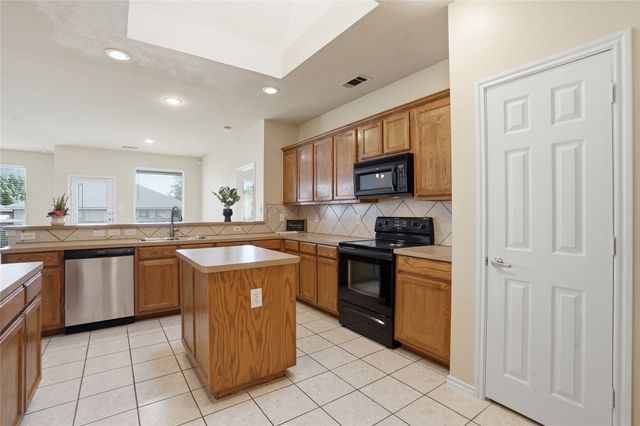 6361 Redeagle Creek Drive, Fort Worth, TX 76179