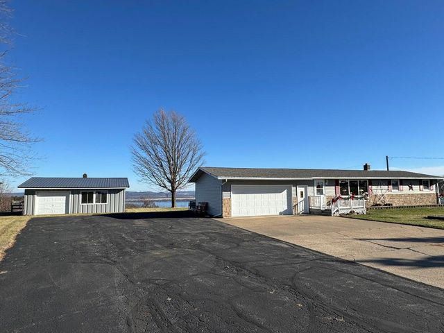 32158 County Road 1, La Crescent, MN 55947