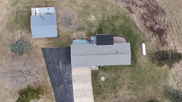 32158 County Road 1, La Crescent, MN 55947