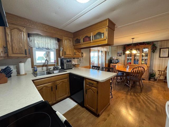 32158 County Road 1, La Crescent, MN 55947