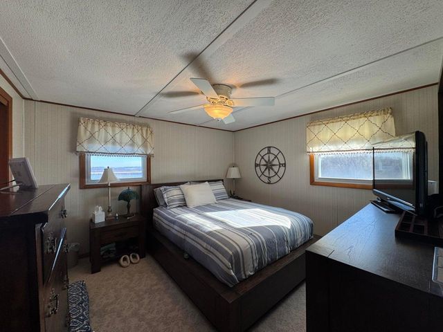 32158 County Road 1, La Crescent, MN 55947