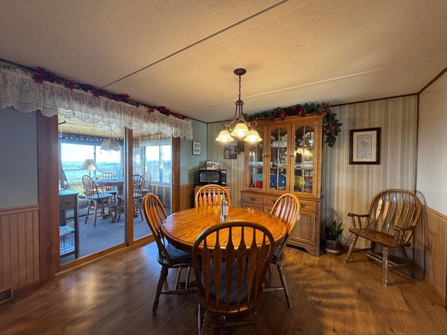 32158 County Road 1, La Crescent, MN 55947