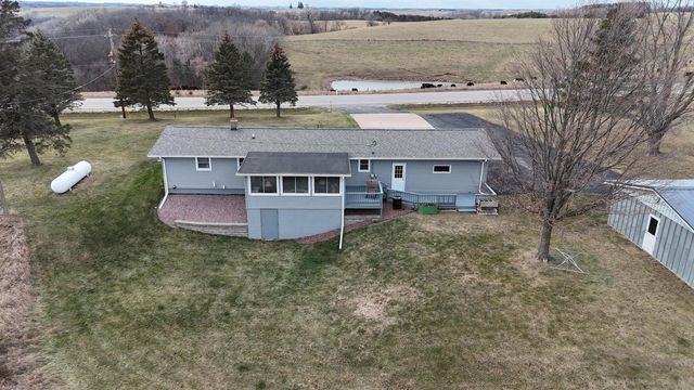 32158 County Road 1, La Crescent, MN 55947