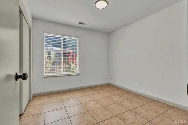 558 Parsons Street, Hanford, CA 93230