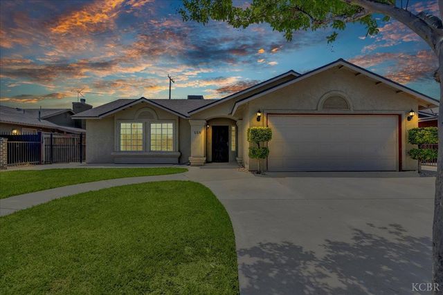 558 Parsons Street, Hanford, CA 93230