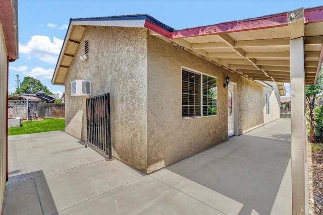 558 Parsons Street, Hanford, CA 93230