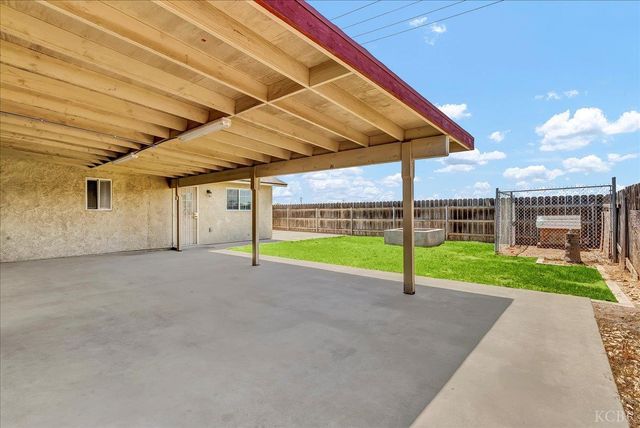 558 Parsons Street, Hanford, CA 93230