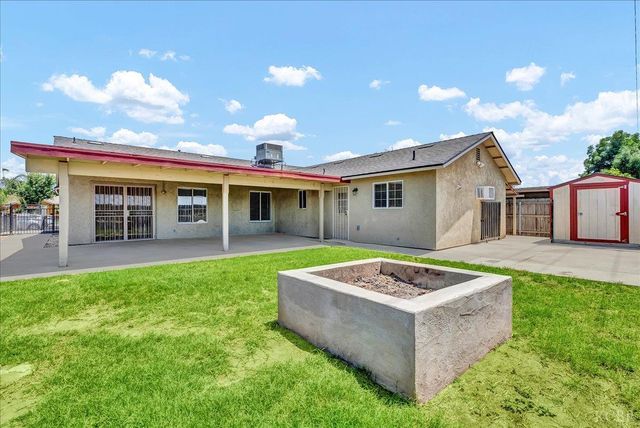 558 Parsons Street, Hanford, CA 93230
