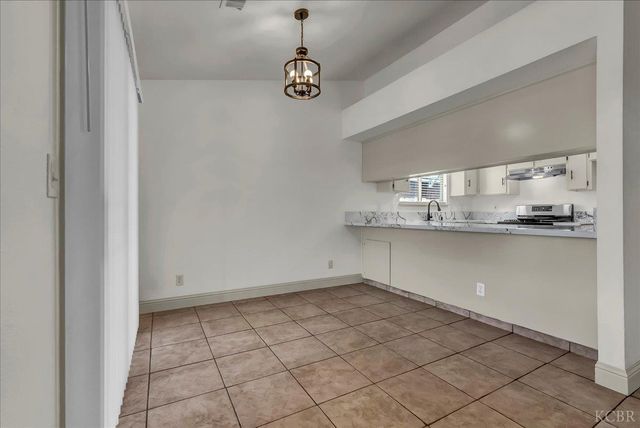 558 Parsons Street, Hanford, CA 93230