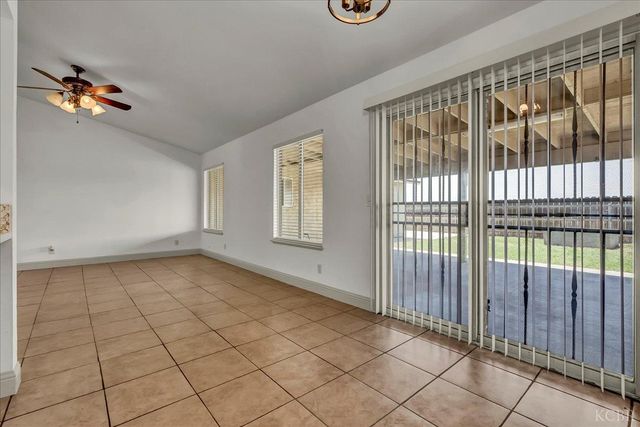 558 Parsons Street, Hanford, CA 93230