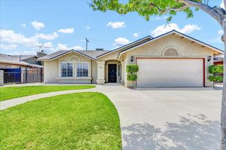558 Parsons Street, Hanford, CA 93230