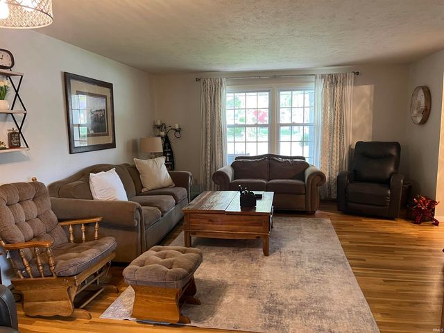 1505 N Bay Drive, Elkhart, IN 46514