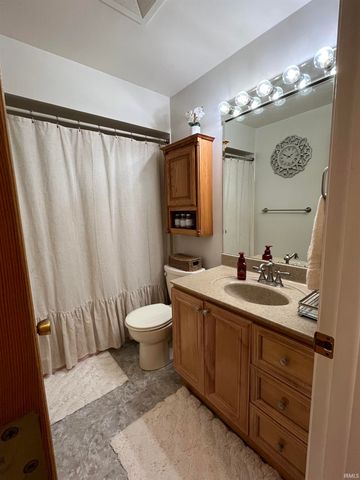 1505 N Bay Drive, Elkhart, IN 46514