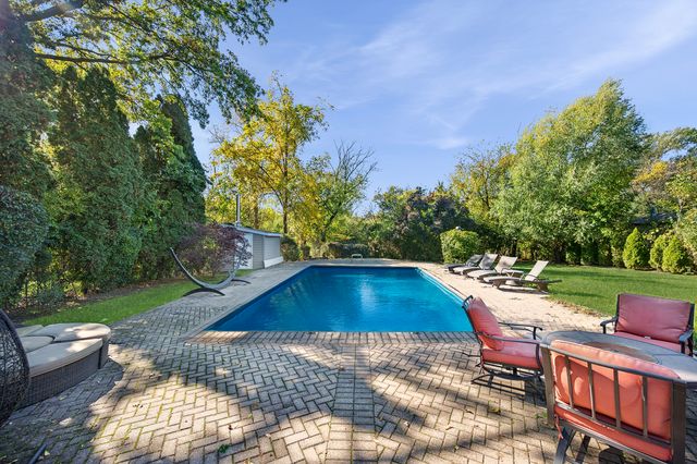 2130 Magnolia Lane, Highland Park, IL 60035