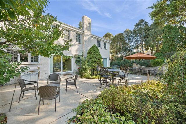 2130 Magnolia Lane, Highland Park, IL 60035