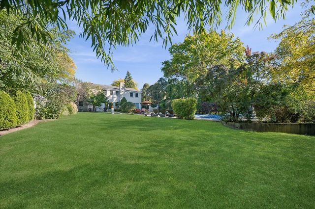 2130 Magnolia Lane, Highland Park, IL 60035