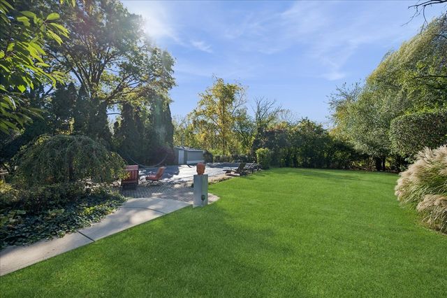 2130 Magnolia Lane, Highland Park, IL 60035
